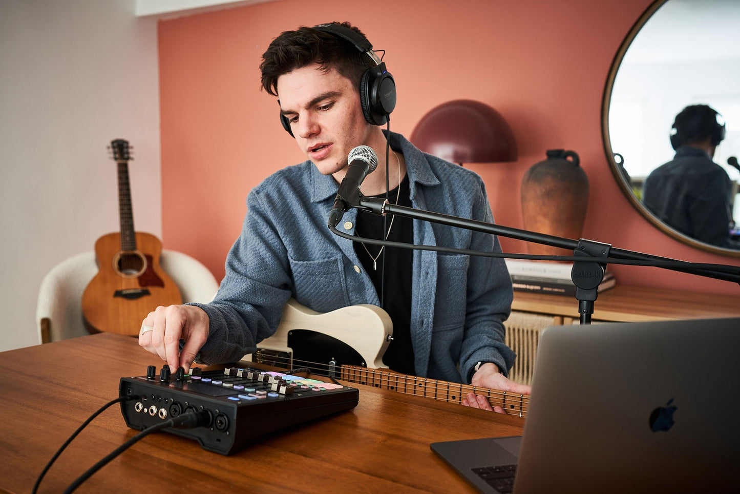 Boss Gigcaster 8 Streaming Mixer